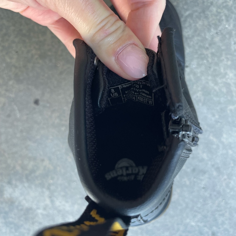 Dr. Marten’s Toddler Size 8 shoes in black. In good condition.